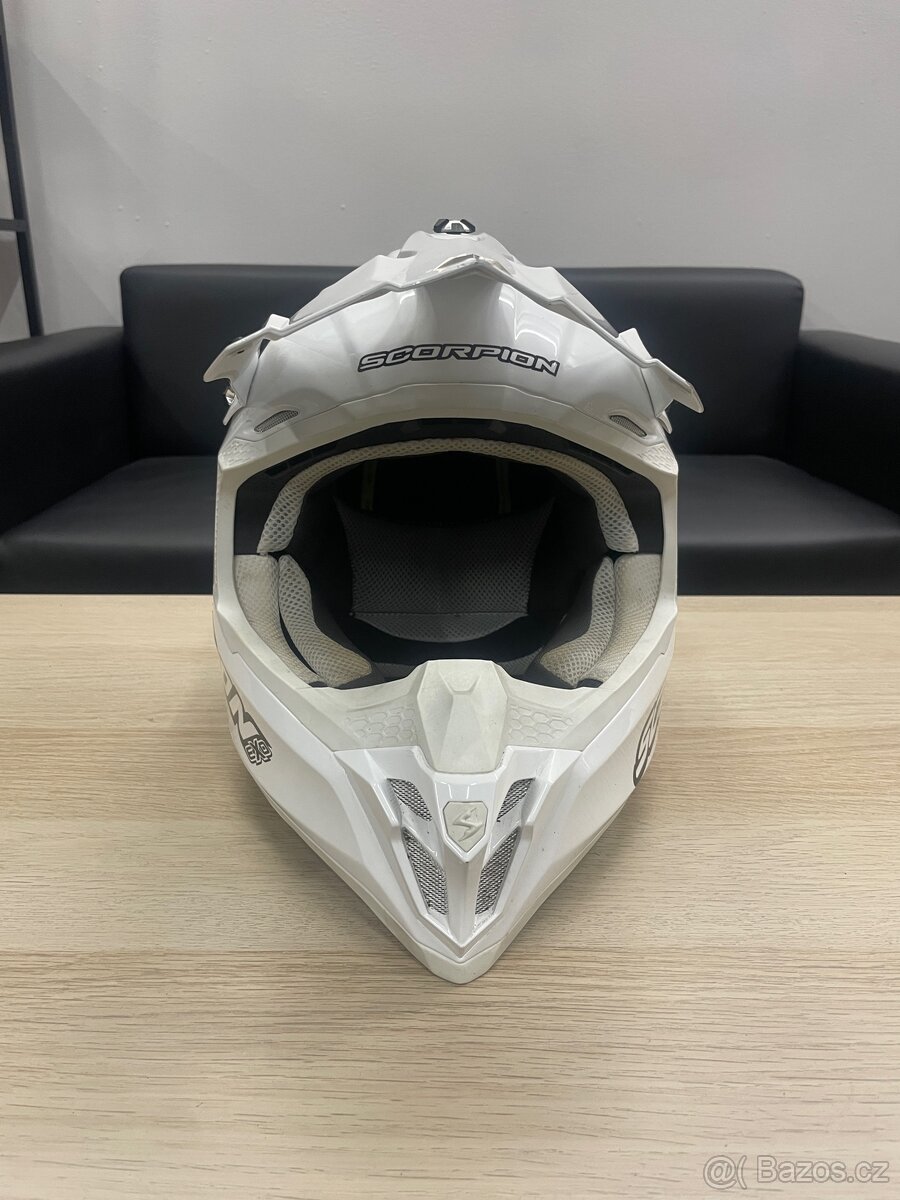 Enduro přilba