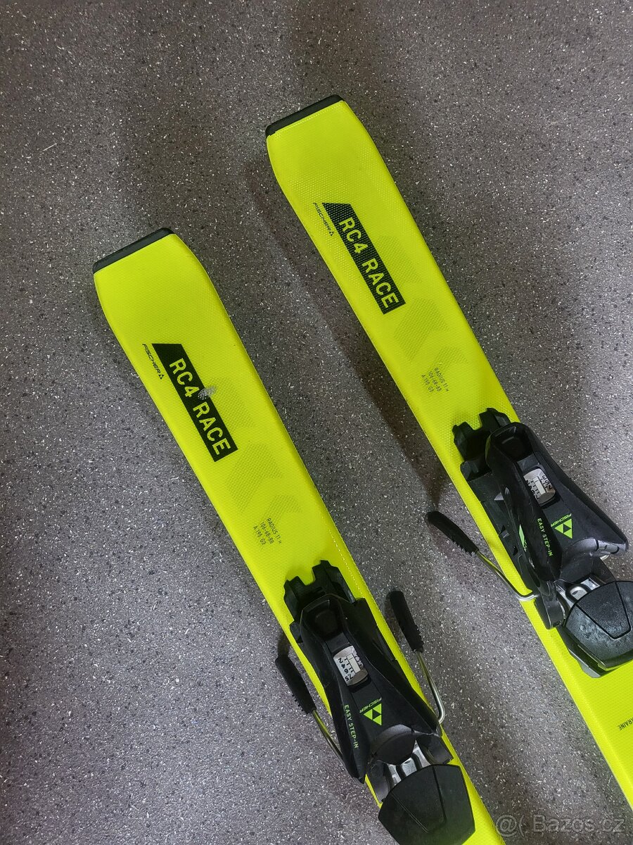 JUNIOR. CARV. LYŽE FISCHER RC4 RACE JR - 130 CM - 4