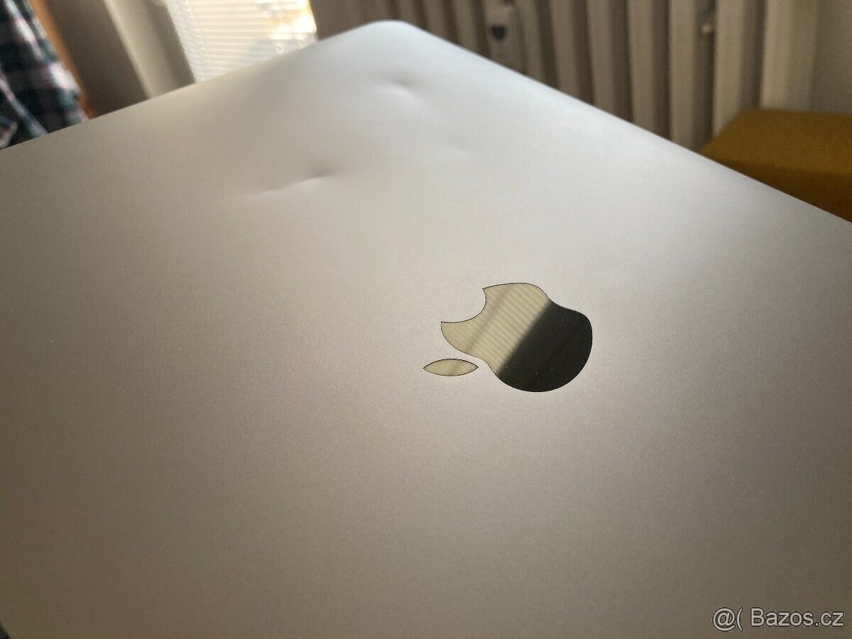 Macbook Air 13" M1, 16 GB RAM, 512 GB SSD - 4