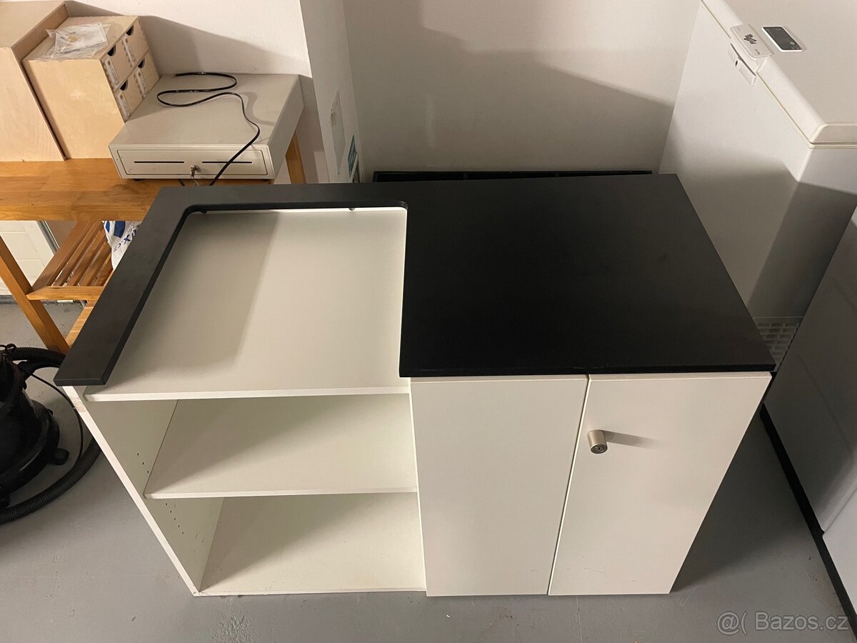 Prodejni pult ve výborném stavu - 4