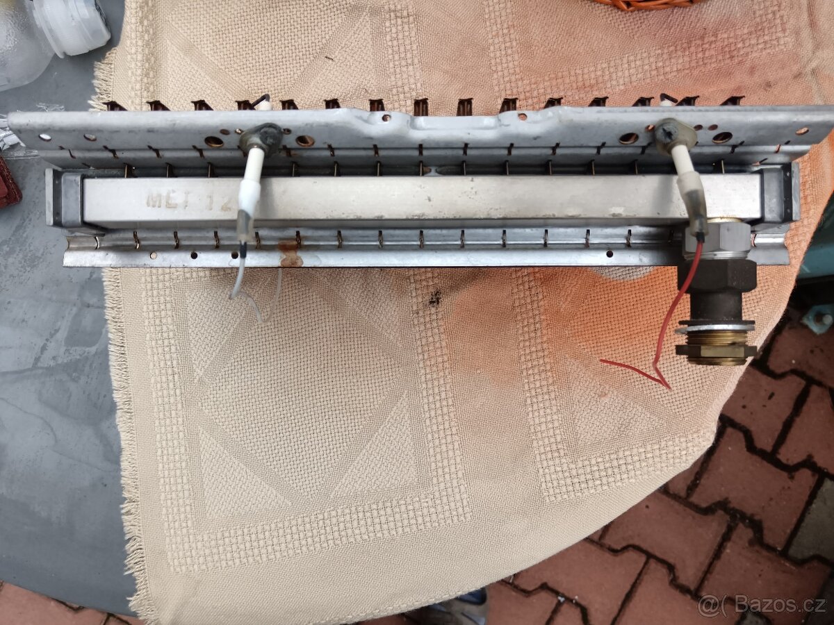 Náchod, hořák na plynový kotel Dakon dua. Z funkčního kotle. - 4