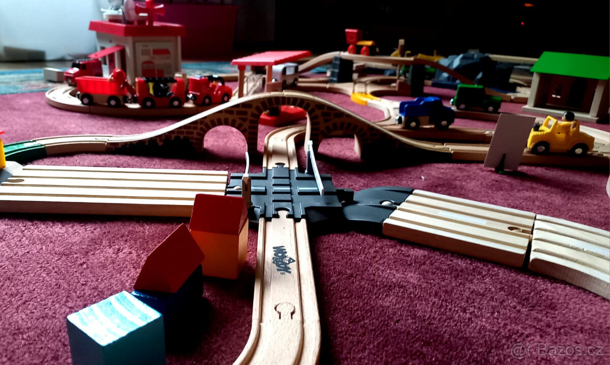 Dřevěné koleje, vláčky, domečky... komplet - 4