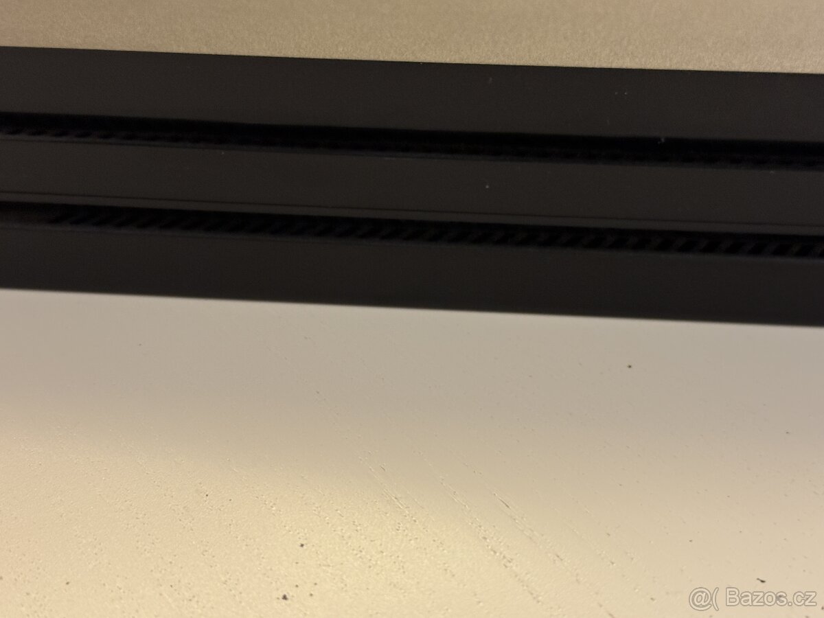 PlayStation 4 Pro 1TB + 2 ovladače + nabíjecí stanice – TOP - 4