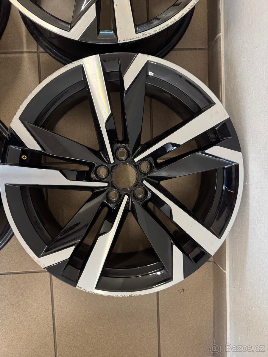 Hliníková kola SUPERIOR R18 - 4