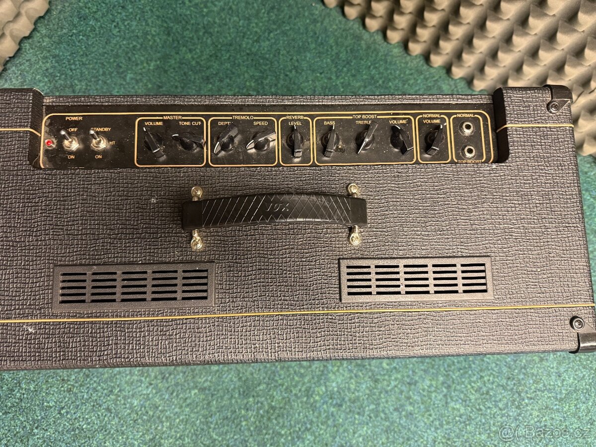 Kytarové kombo VOX - 4