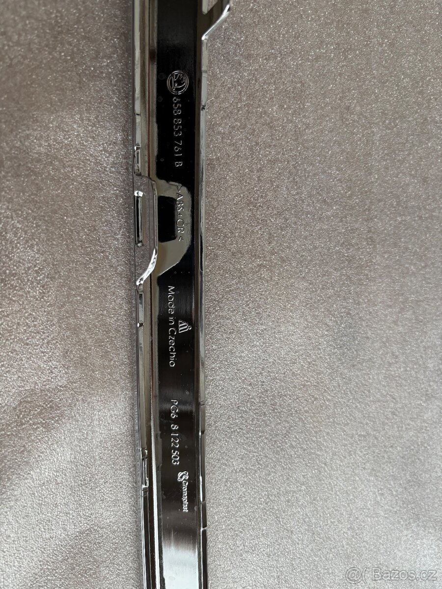 Škoda Kamiq rámeček přední masky - 4