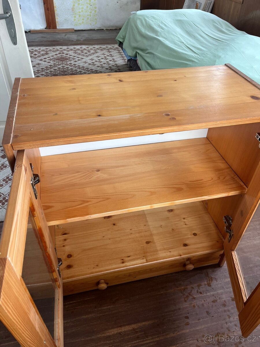 Prosklená skříňka - 4