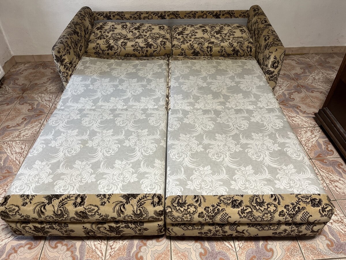 kvalitní malý rozkládací gauc - 4