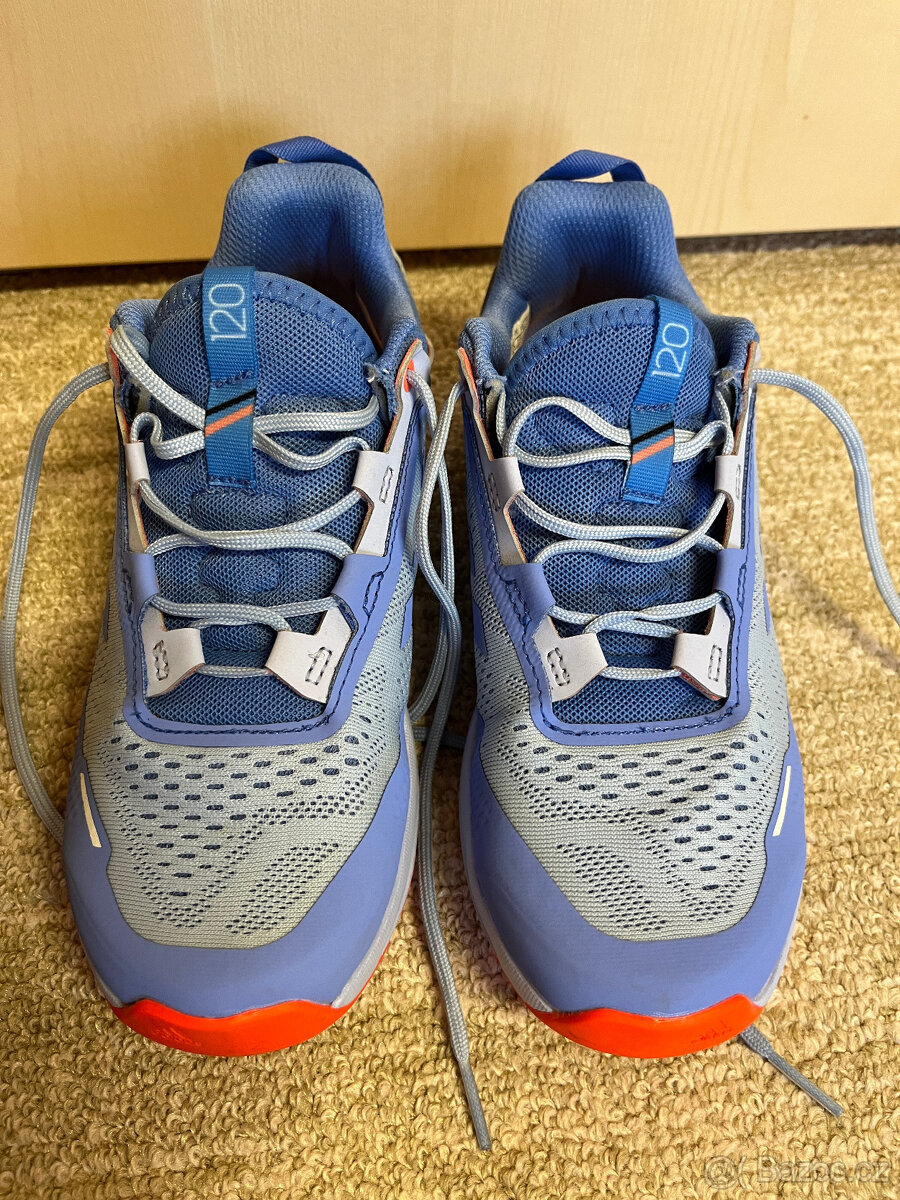 Trailové běžecké boty adidas terrex agravic flow vel.35,5 - 4