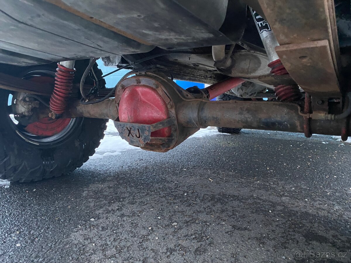 Prodam Jeep Cherokee XJ 4.0i - 4