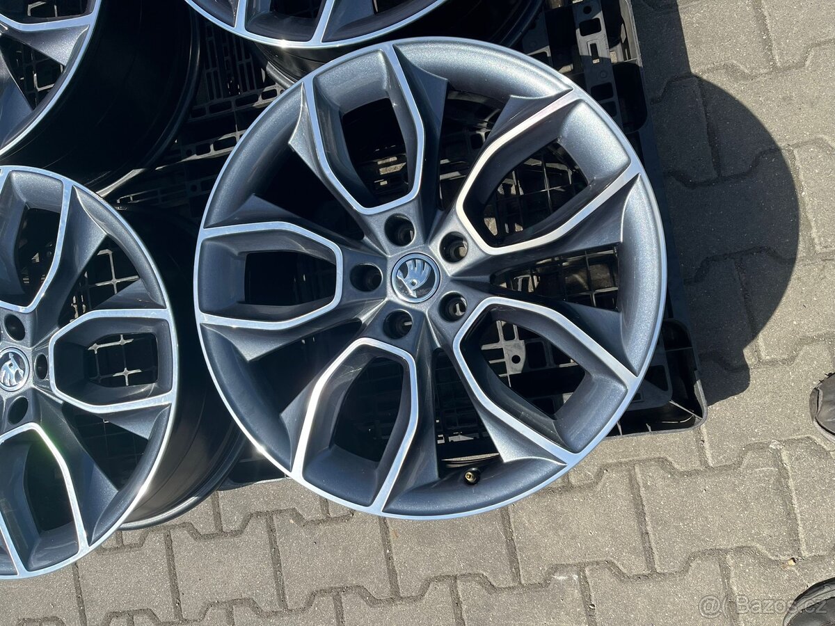 ŠKODA SUPERB 3, kola 19" - 4