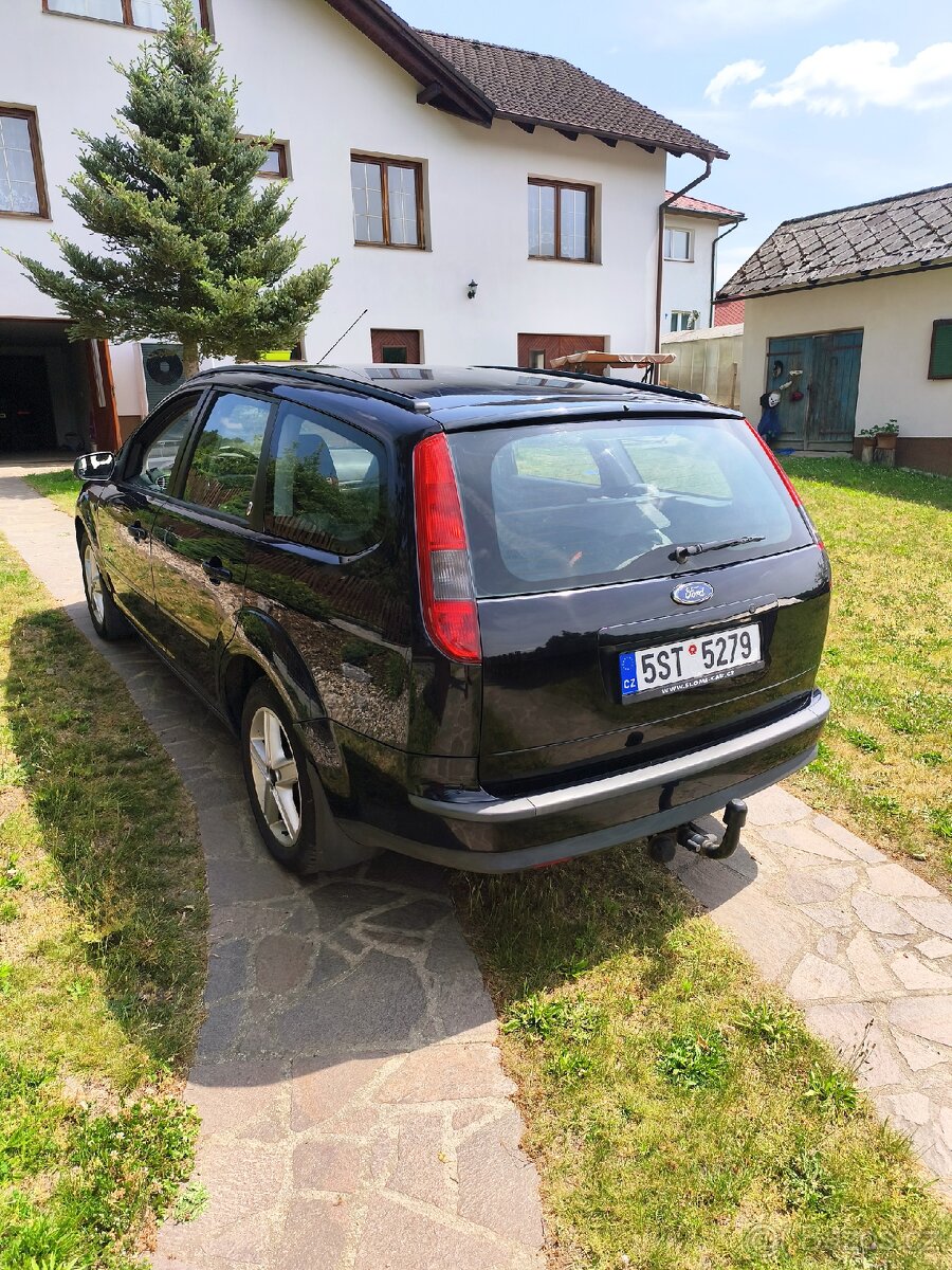 Ford Focus MK2 1.6i Ghia - 4