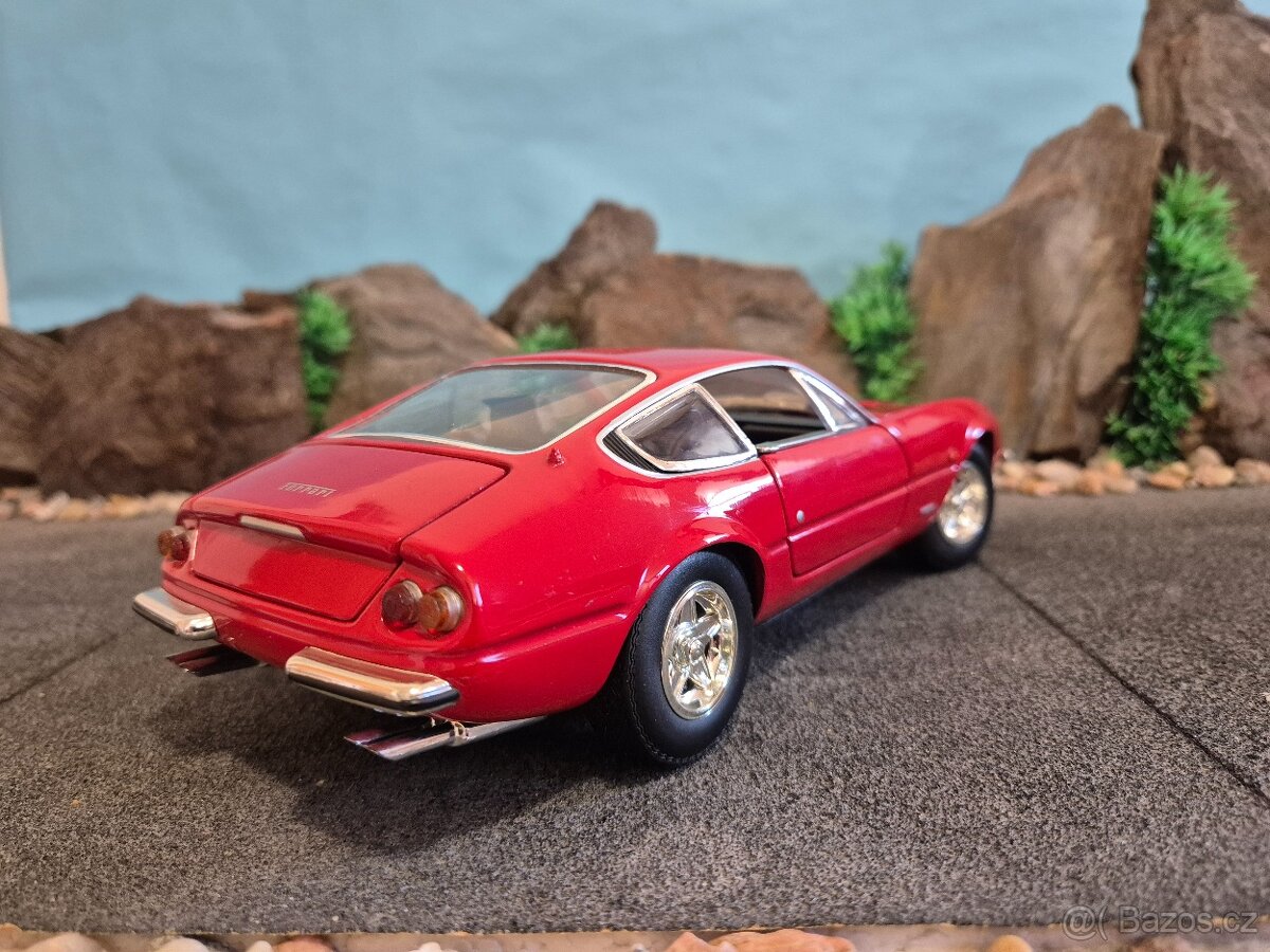 Prodám model 1:18 Ferrari 365GTB/4 - 4