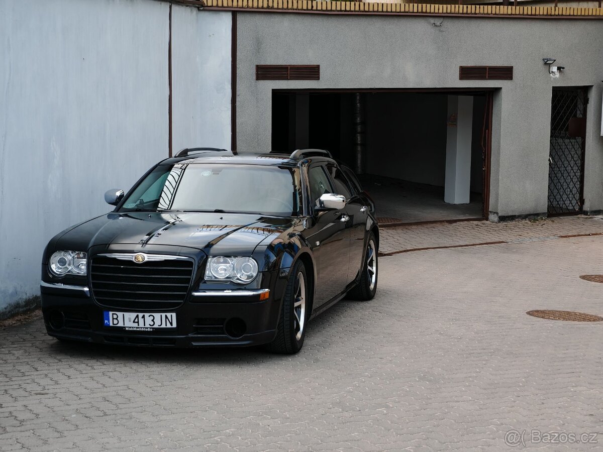 KOUPÍM grill na Chrysler 300C - 4