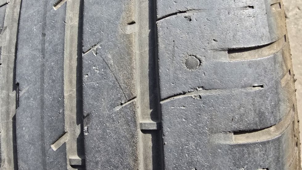 Letní pneu 255/40/20 Good Year - 4