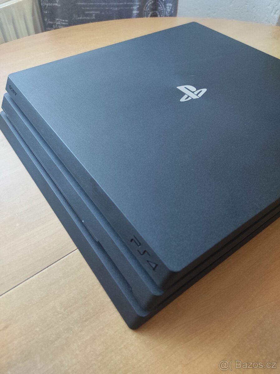 PlayStation 4 Pro (PS4) - 4
