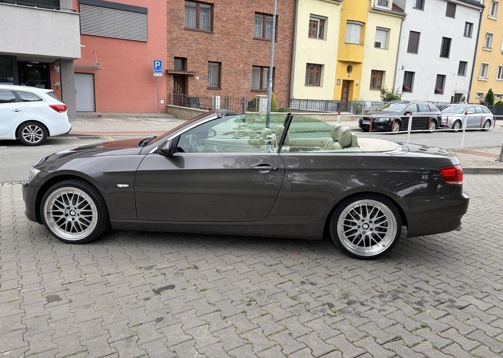BMW Řada 3, 320i cabrio e93 manuál - 4