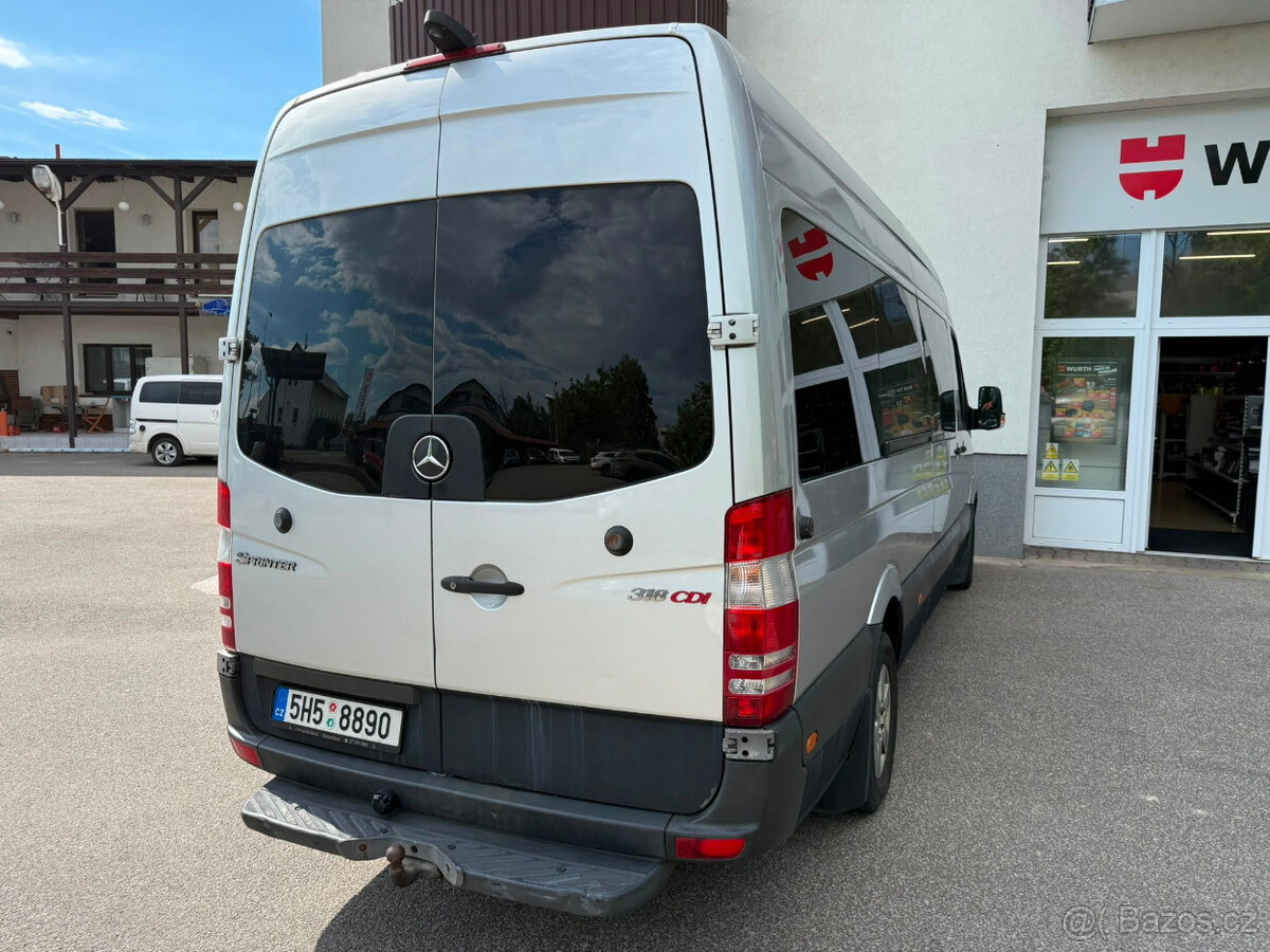Mercedes-Benz Sprinter - 4