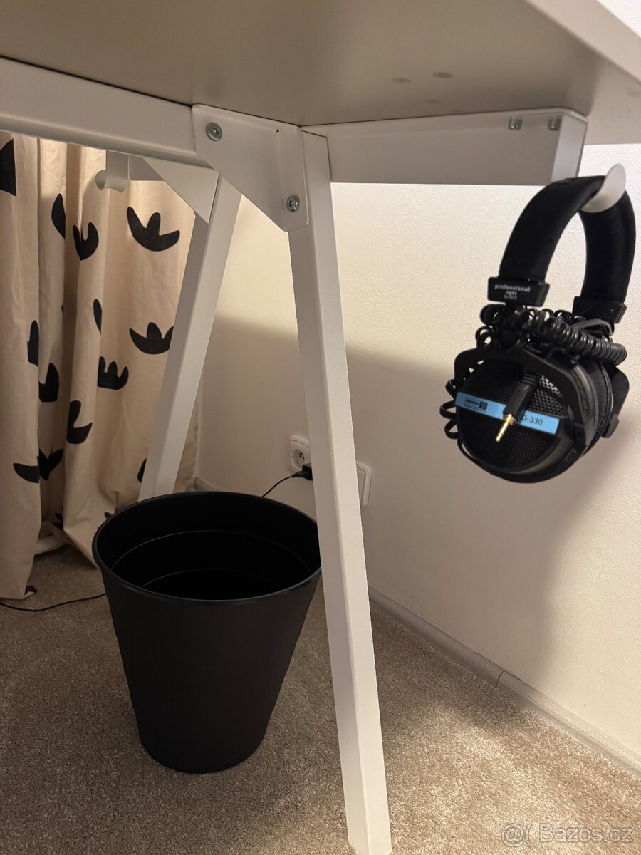 Psací stůl IKEA TROTTEN - 4