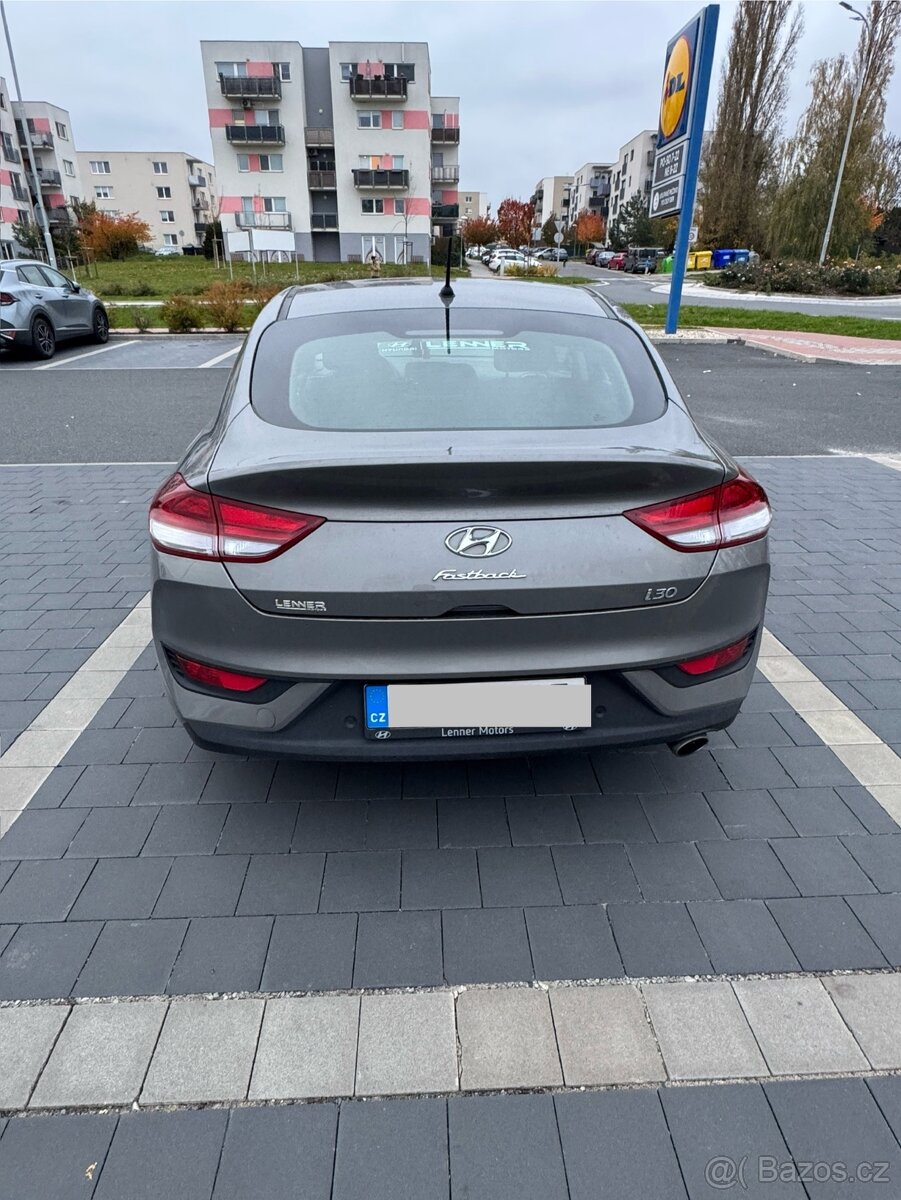 Hyundai i30 Fastback 1.6 CRDi (100 kW) – 1 majitel - 4