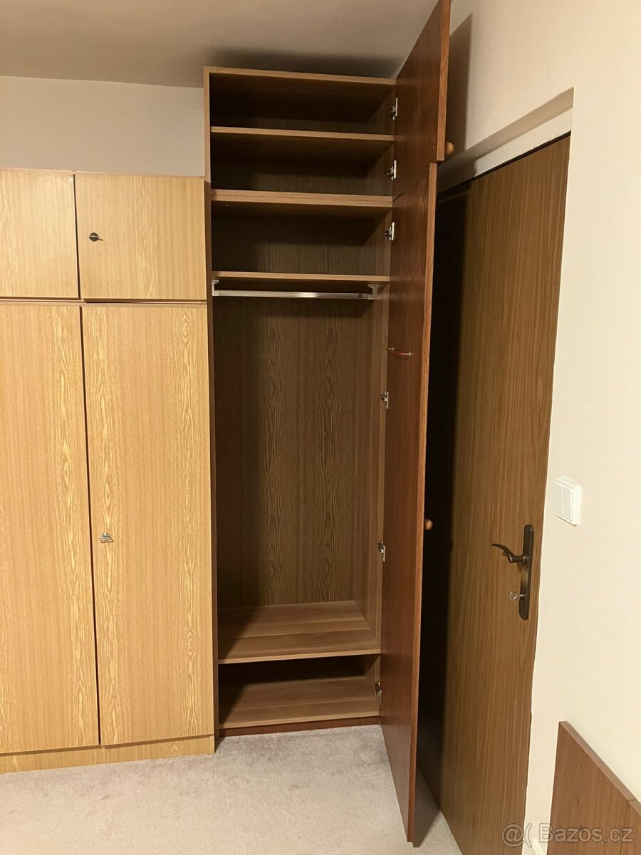 Skříň, šatní skříň - 4