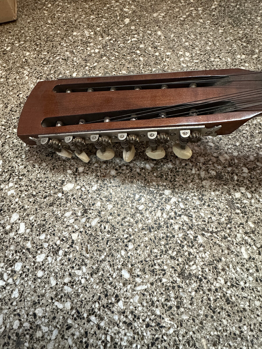 Mandolína rok 1969 - 4