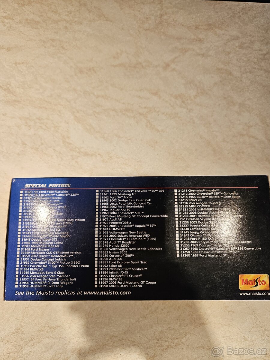 Model Maisto 2006 Pontiac Solstice 1:24 - 4