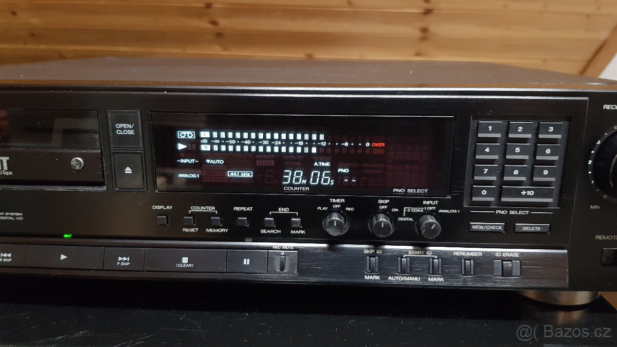 Aiwa XD-S1100 DAT recorder - 4