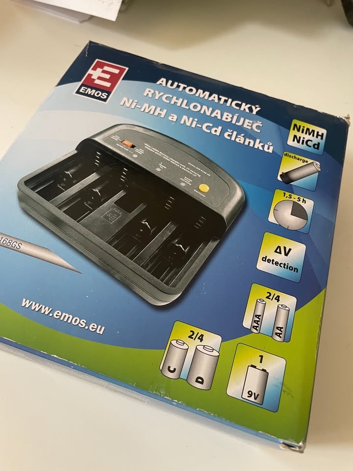 Nabíječka baterií EMOS MW-9168GS - 4