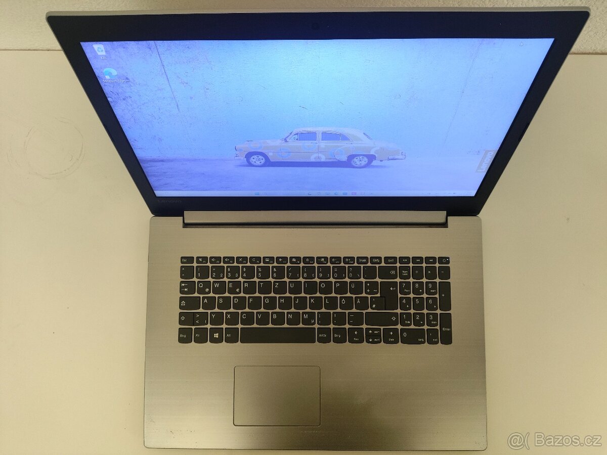 Lenovo 330-17IKB | i5 • 8GB • 256GB SSD - 4