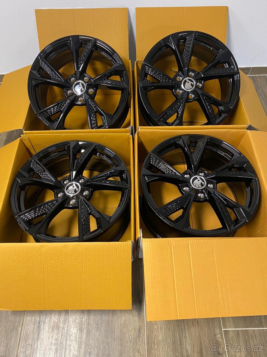 5x112 R18 MAM RS6 Black - 4
