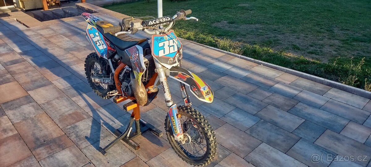 KTM 65 + náhradní díly + oblečení - 4