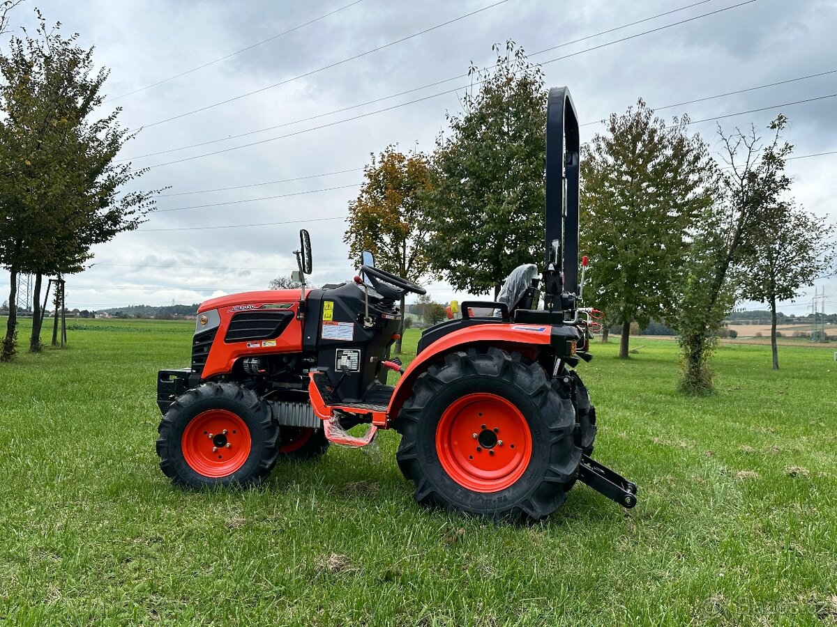 Malotraktor Hinomoto 3030 W - 4