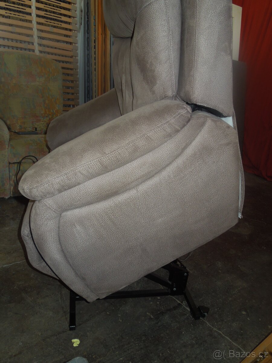 polohovací křeslo el.ovládané hnědé - 4