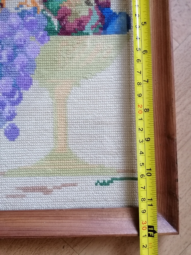 Starožitný ručně vyšívaný obrázek s pohárem - starožitnost - 4