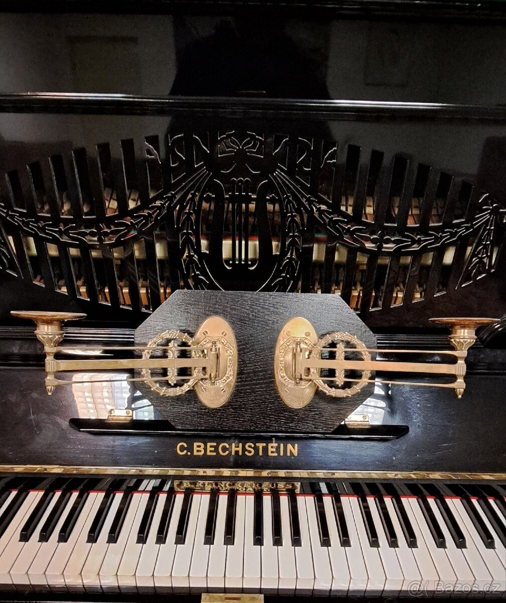 Krásné svícny na pianino. - 4