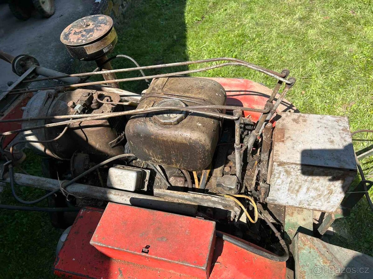 Prodám půdní frézu, tj 6,5 motorobot , lištová sekačk - 4