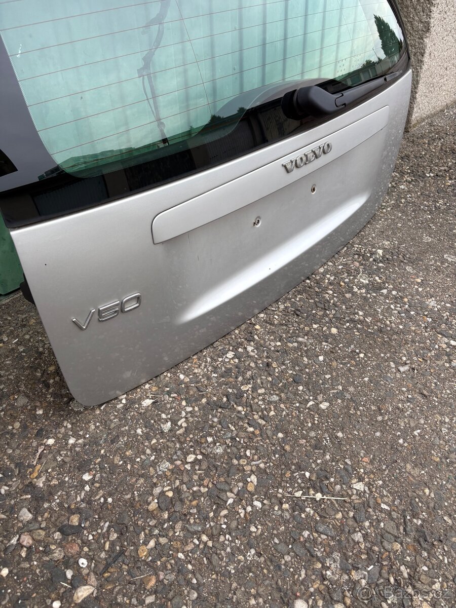 Dveře kufru Volvo v50 - 4