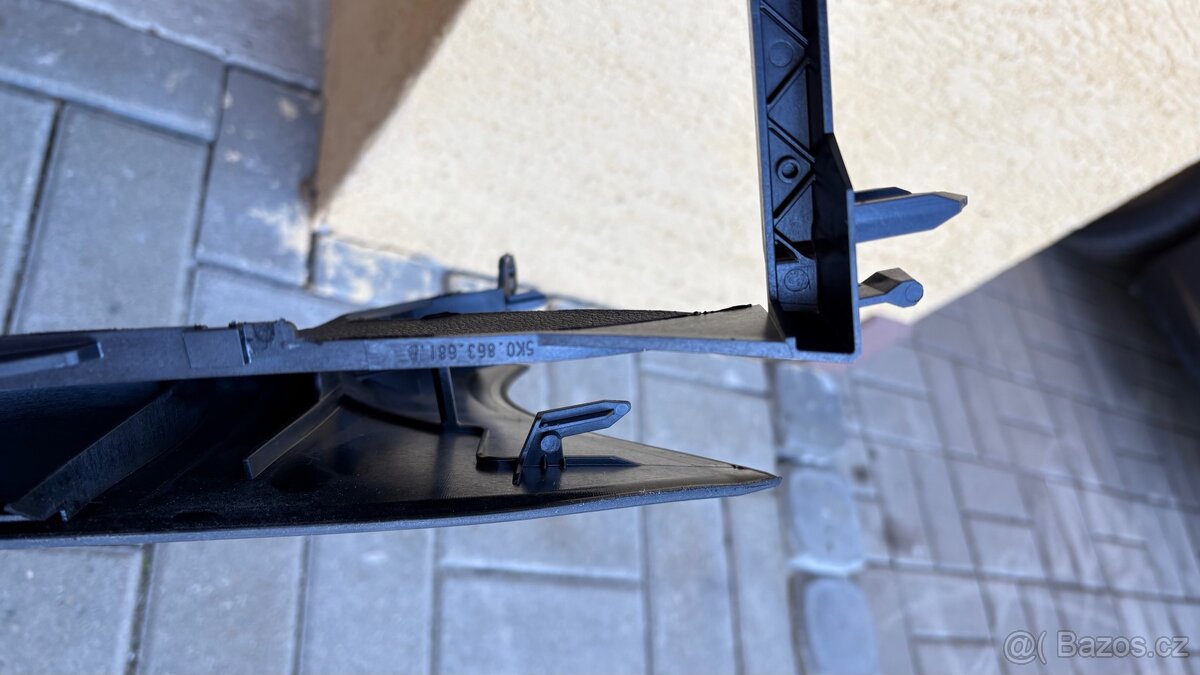 Golf 6 středový plast - 4