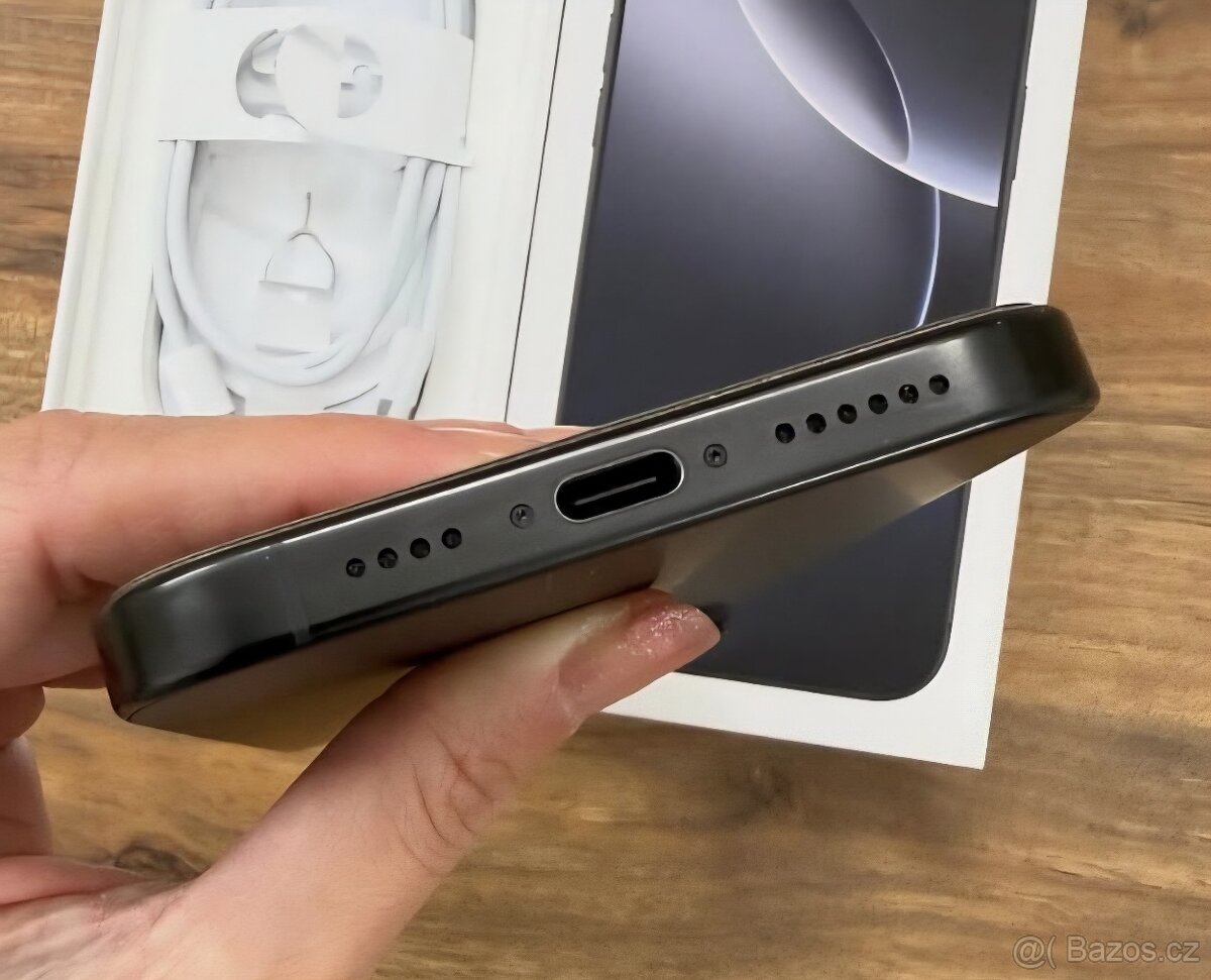 Iphone 16 Pro max černý - 4