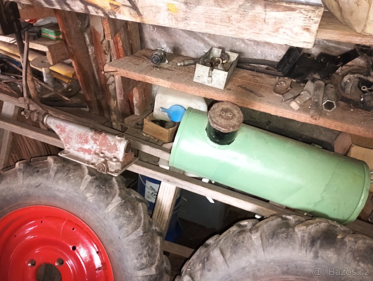 Prodám traktor domácí výroby. - 4
