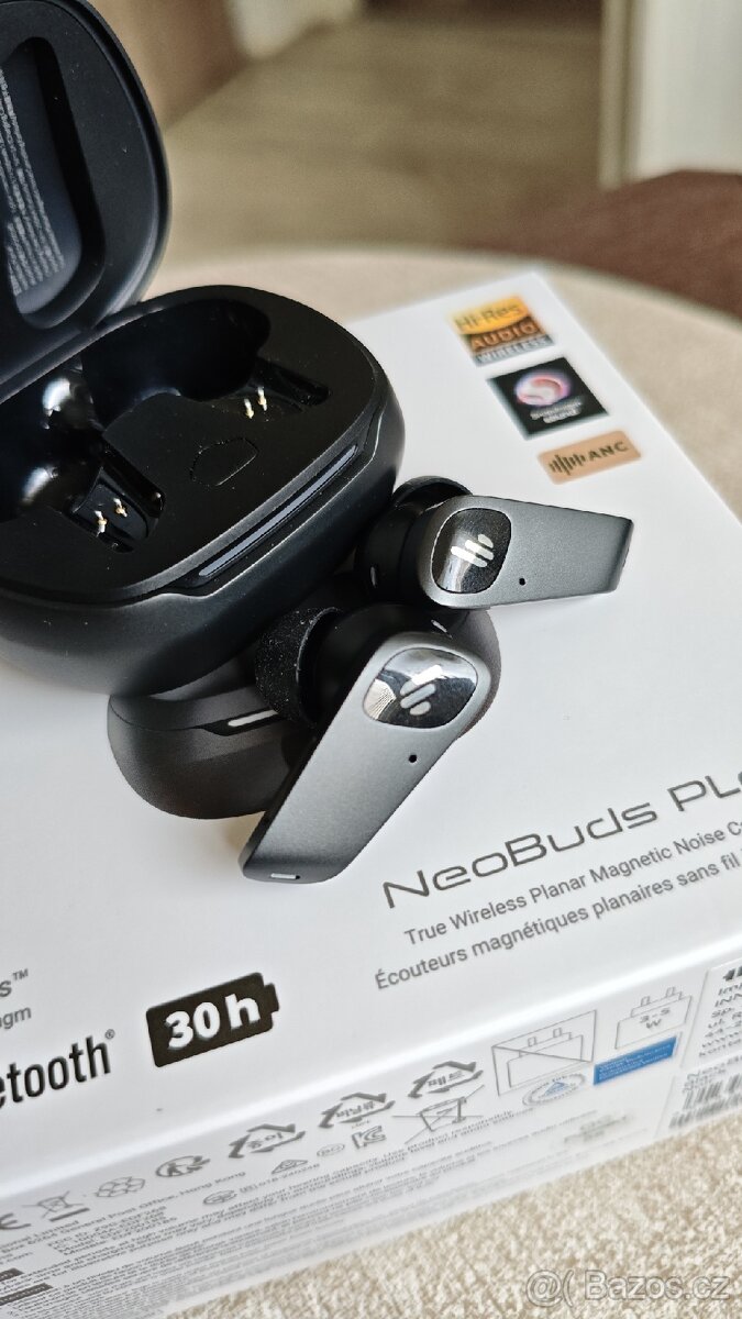 Bezdrátová sluchátka Edifier NeoBuds Planar ANC, faktura. - 4