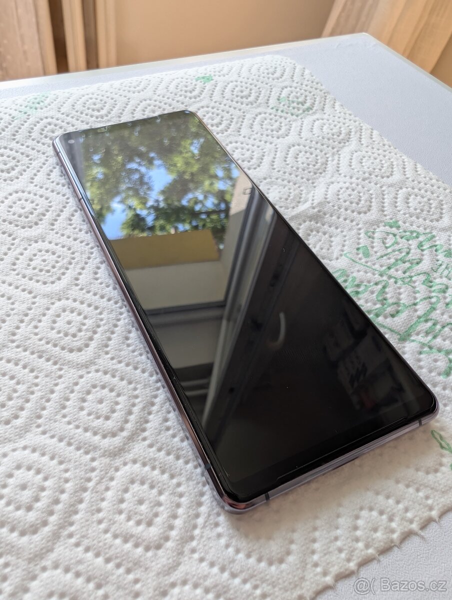 Mobilní telefon Sony Xperia 1.II 5G (MTOSERXQAT051) fialový - 4