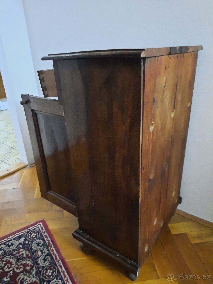 Starožitná toaletka-komoda 54 x 37 x v 90 cm,leštěný povrch - 4
