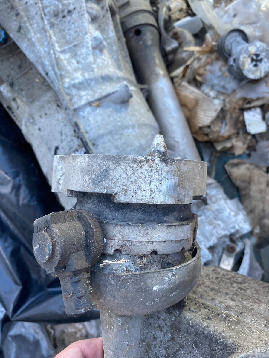 AUDI A8 4,2i 246kw D3 - PŘEVODOVKA,MOTOR BFM-JEŠTĚ V AUTĚ - 4