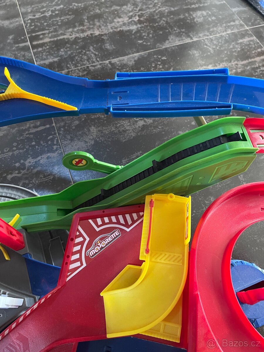 Velká garáž na autíčka - 4