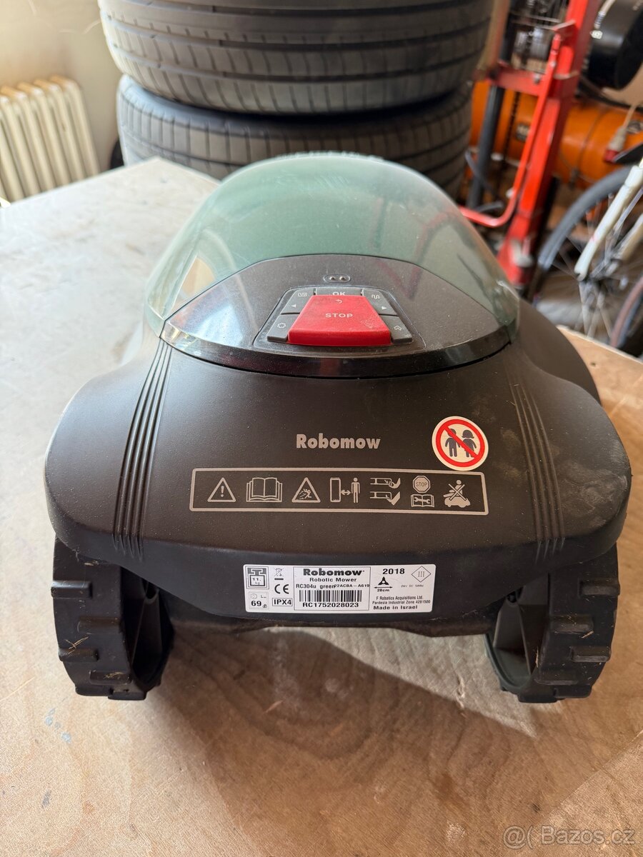 Robotická sekačka Robomow 304U - 4