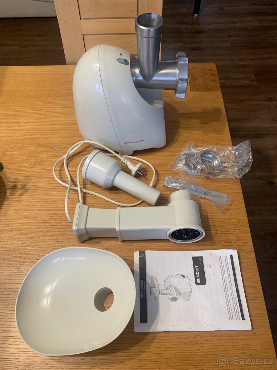 Mlýnek na maso/strouhanku/cukroví Sencor SMG 4380 - 4