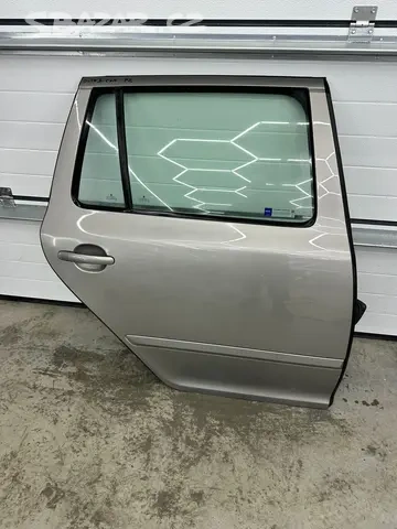 Pravé zadní dveře Škoda Octavia 2 Combi bez koroze - 4