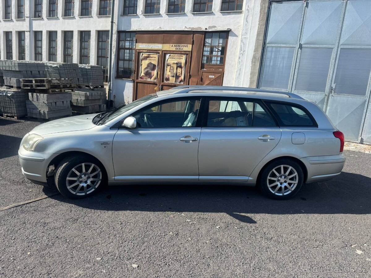Toyota Avensis 2,2 diesel - 4